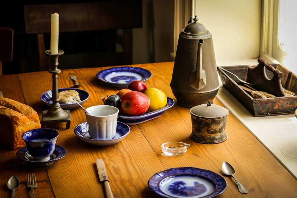 farmhouse kitchen table